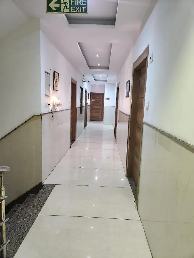 Airport Hotel Ivy With Free Airport Transfr New Delhi India