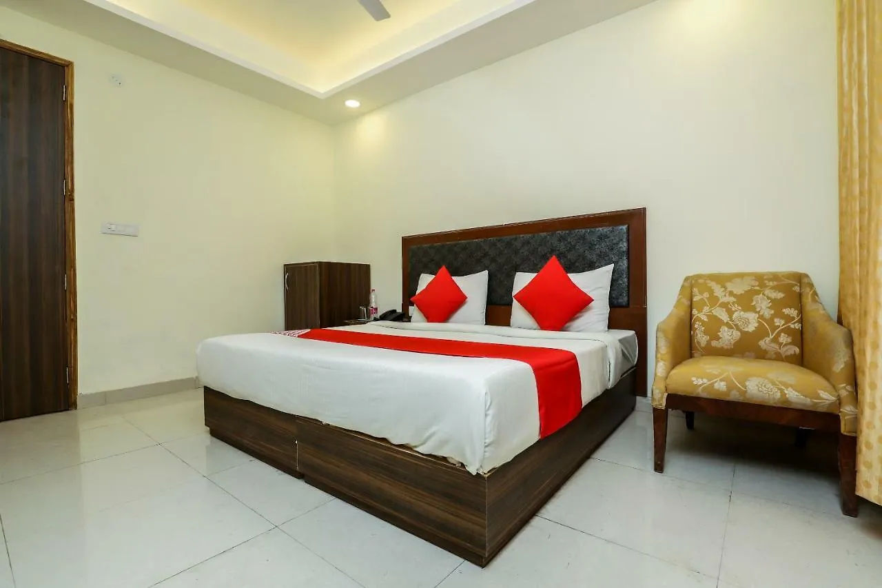 Airport Hotel Ivy With Free Airport Transfr New Delhi 3*,