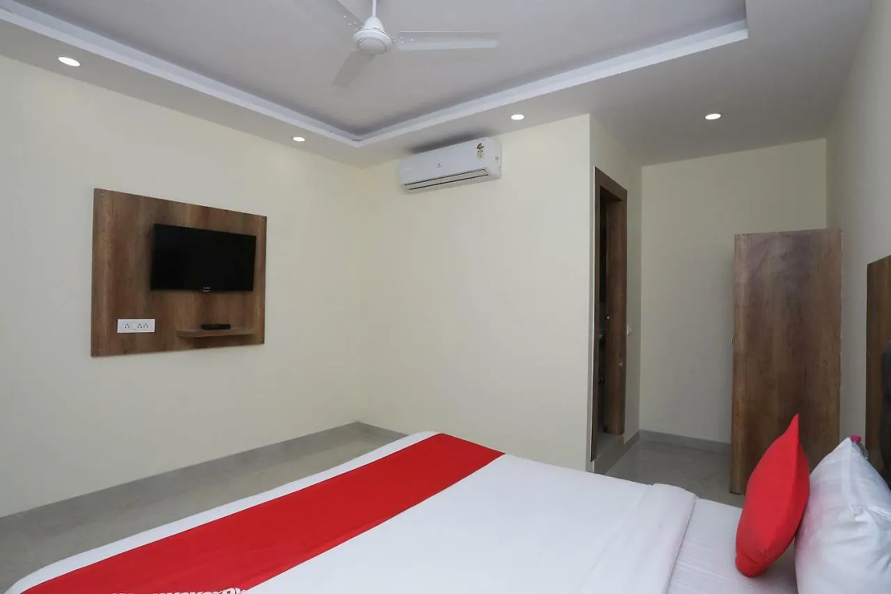 Airport Hotel Ivy With Free Airport Transfr New Delhi